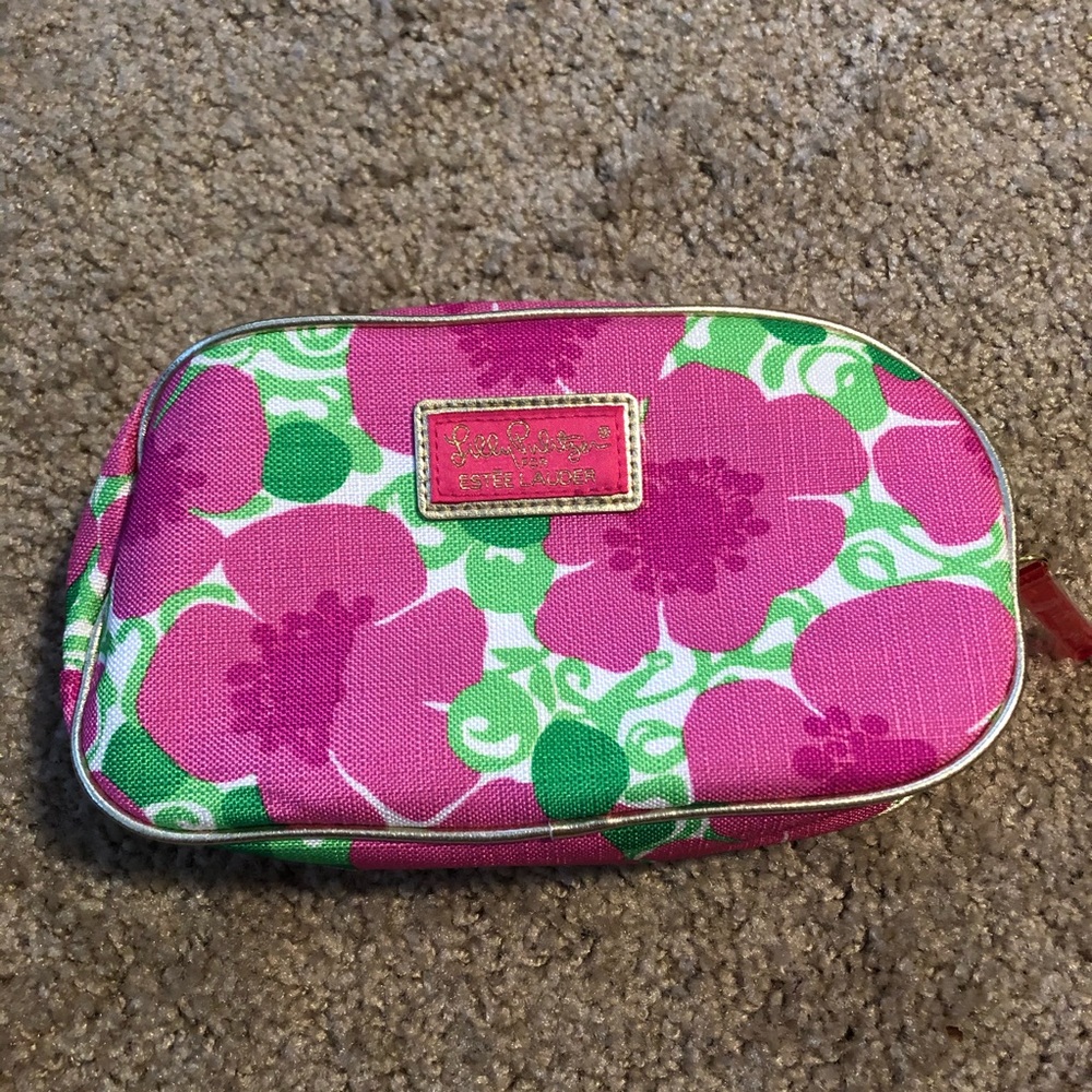 Lilly Pulitzer x Estee Lauder makeup bag